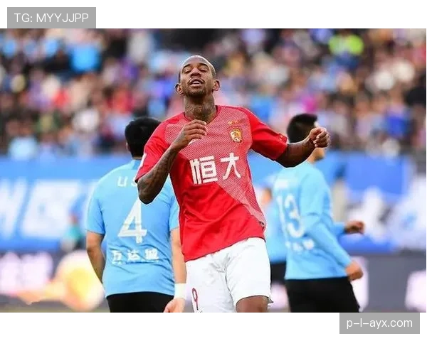 赫鲁斯蒂奇状态回暖，中场万花筒展现创造力与坚韧