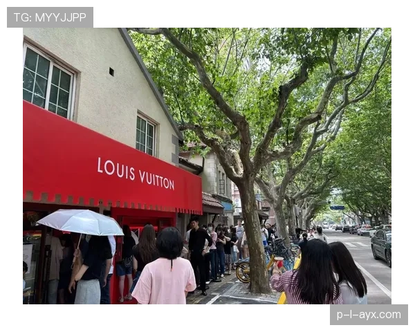 施洋训练完直接去奢侈品店刷卡，这自律和消费观也太割裂了