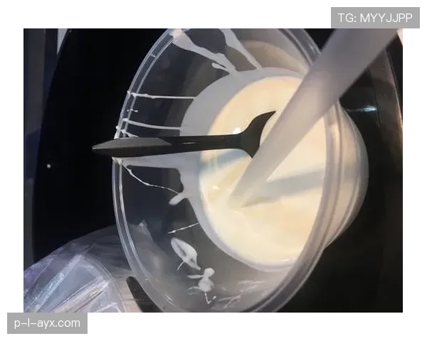 武大靖家冰箱里塞满蛋白粉，连饮料都是无糖的